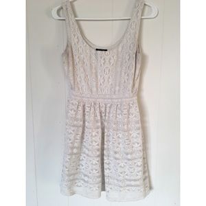 Cute and comfy cream lace dress